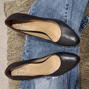 Naturalizer Black Heels Leather Pumps Dressy Designer Comfort 8.5 Stylish Work